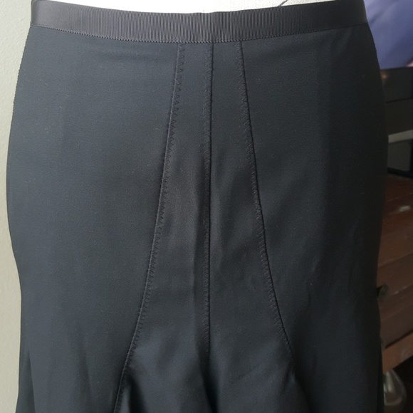 ⭐ Black Lace Lined Skirt ⭐ - Picture 5 of 7